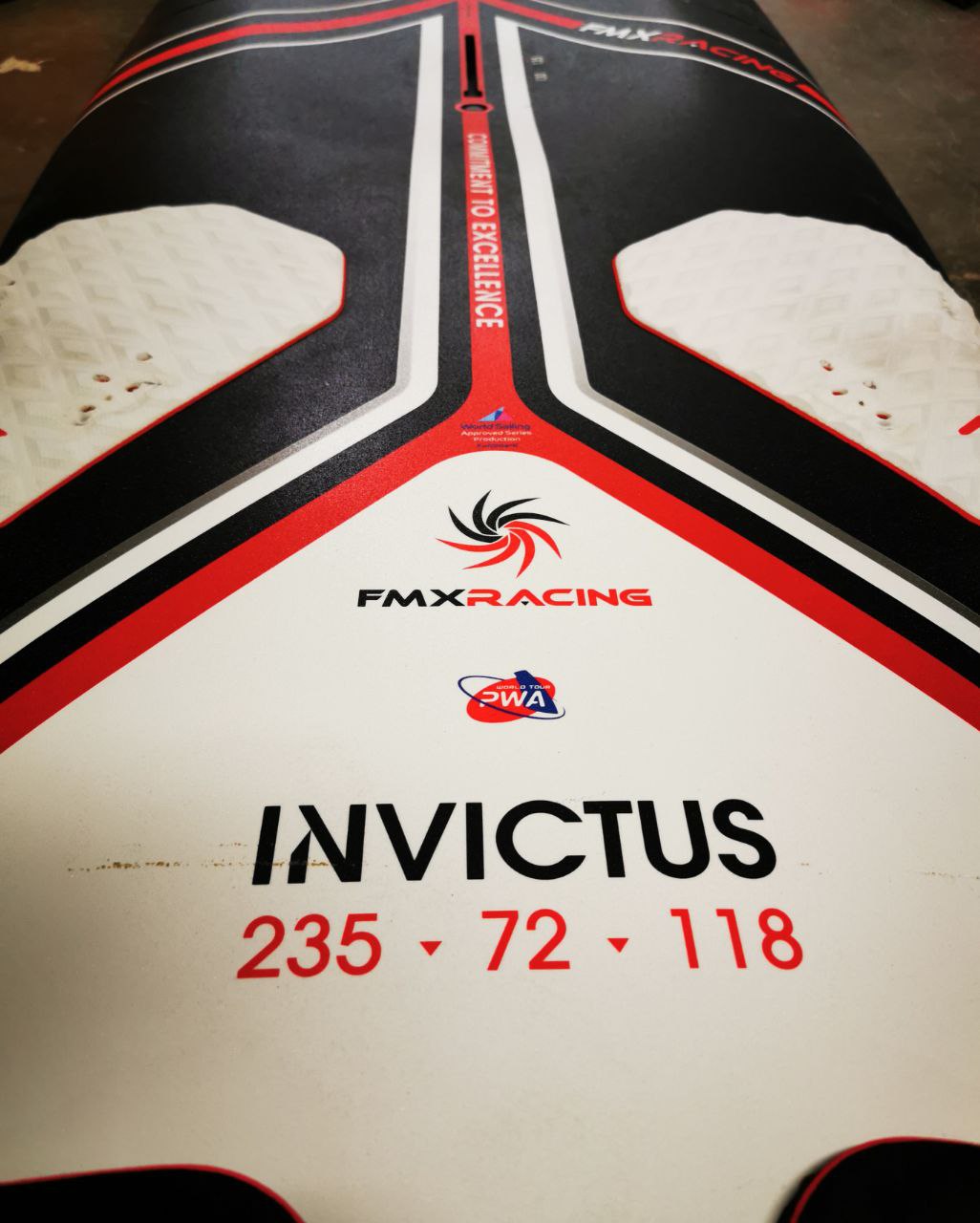 FMX INVICTUS 118 2020 